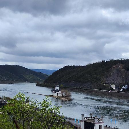 Direkt Am Rhein Mit Burgblick Nahe Rheinsteig Bis 8 Personen, 2 Baeder, 4 Zimmer, Kueche, Netflix Daire Kaub Dış mekan fotoğraf